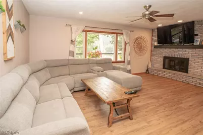 727 Sleepy Hollow Drive, Uniontown, OH 44685 - Photo 10