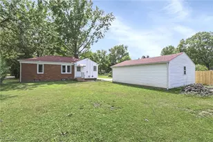 37636 Lake Dr, Avon, OH 44011 - Photo 2
