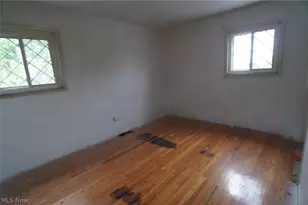 19 Hillcrest Dr, Martins Ferry, OH 43935 - Photo 10