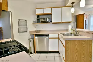 1283 Red Tail Hawk Ct, Youngstown, OH 44512 - Photo 20