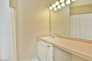 1283 Red Tail Hawk Ct, Youngstown, OH 44512 - Photo 34