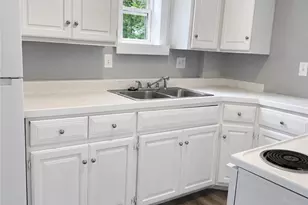 936 Ella Ct, Akron, OH 44314 - Photo 10