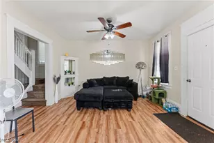 2032 W 104th St, Loveland, OH 44102 - Photo 2
