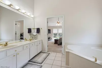 9615 Windsor Way, Twinsburg, OH 44087 - Photo 32