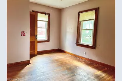 228 E Main Street, Freeport, OH 43973 - Photo 8