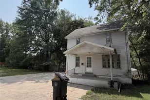 800 Beardsley St, Akron, OH 44311 - Photo 2