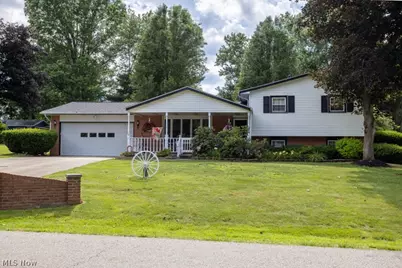 8639 Candlewood Avenue NW, North Canton, OH 44720 - Photo 2