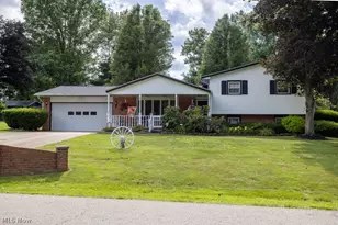 8639 Candlewood Ave NW, North Canton, OH 44720 - Photo 2