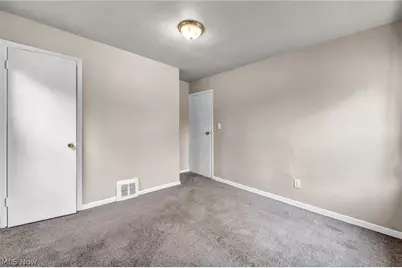 10212 Benham Avenue, Loveland, OH 44105 - Photo 12