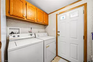 2675 Eagle Point Dr, Madison, OH 44057 - Photo 12