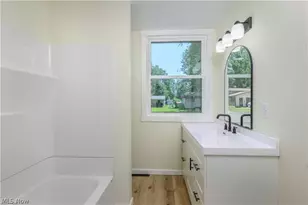 519 W Fike Ave, Orrville, OH 44667 - Photo 16
