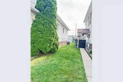 224 W 40th Street, Shadyside, OH 43947 - Photo 2