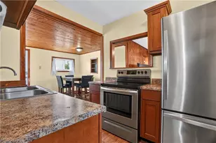 61 W Erie St, Jefferson, OH 44047 - Photo 14