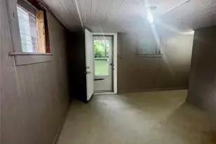 556 W Myrtle Ave, Youngstown, OH 44511 - Photo 14