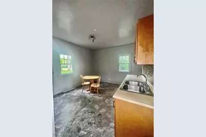 556 W Myrtle Avenue, Youngstown, OH 44511 - Photo 6