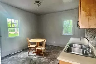 556 W Myrtle Ave, Youngstown, OH 44511 - Photo 6