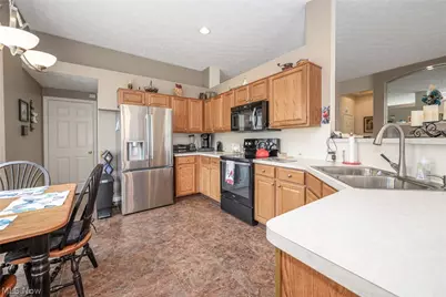 1827 Southpointe Circle NE, Canton, OH 44714 - Photo 10