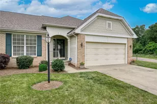1827 Southpointe Cir NE, Canton, OH 44714 - Photo 2