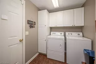 1827 Southpointe Cir NE, Canton, OH 44714 - Photo 14