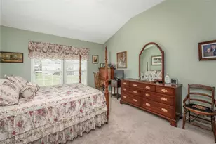 1827 Southpointe Cir NE, Canton, OH 44714 - Photo 16