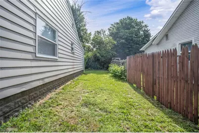 1247 Dietz Avenue, Akron, OH 44301 - Photo 32