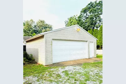 802 Sherlock Place NE, Canton, OH 44714 - Photo 16