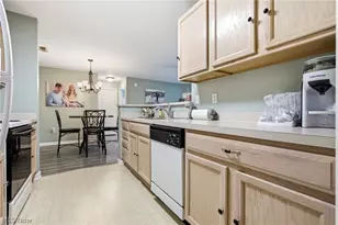 3284 Lenox Village Dr, Fairlawn, OH 44333 - Photo 12