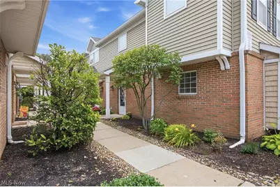 3284 Lenox Village Drive #104, Fairlawn, OH 44333 - Photo 2