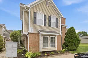 3284 Lenox Village Dr, Fairlawn, OH 44333 - Photo 1