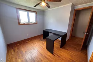 401 Diana Dr, Hopedale, OH 43976 - Photo 8