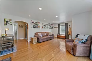 31 Island Dr, Poland, OH 44514 - Photo 2