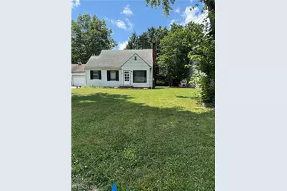 132 N Canfield Niles Road, Youngstown, OH 44515 - Photo 2