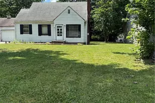 132 N Canfield Niles Rd, Youngstown, OH 44515 - Photo 2