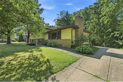 558 Garnette Road, Akron, OH 44313 - Photo 2