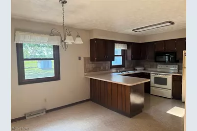 2370 Oak Trace Street, Youngstown, OH 44515 - Photo 14