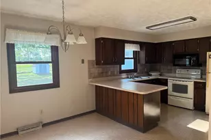 2370 Oak Trace St, Youngstown, OH 44515 - Photo 14