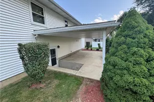 2370 Oak Trace St, Youngstown, OH 44515 - Photo 6