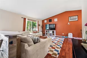 825 Valley Dr, Amherst, OH 44001 - Photo 8