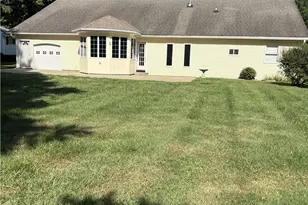 6215 Robinhood Ln, Ashtabula, OH 44004 - Photo 2