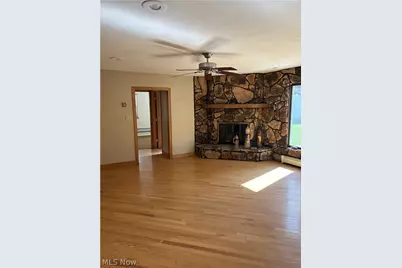 6215 Robinhood Lane, Ashtabula, OH 44004 - Photo 14