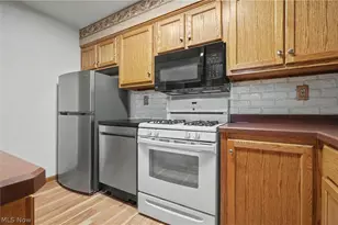 7436 Sugartree Dr, Youngstown, OH 44512 - Photo 2