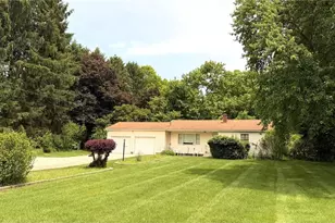 1185 Greensburg Rd, Uniontown, OH 44685 - Photo 2