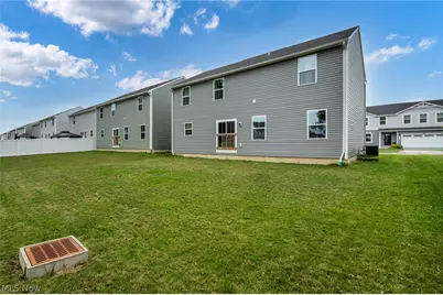 4660 Erhart Drive, Lorain, OH 44053 - Photo 4