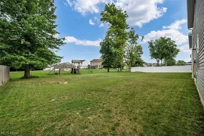 4660 Erhart Drive, Lorain, OH 44053 - Photo 6