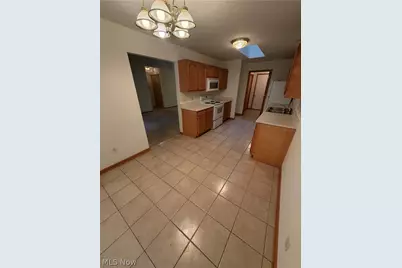 1437 Waters Edge Drive, Akron, OH 44313 - Photo 8