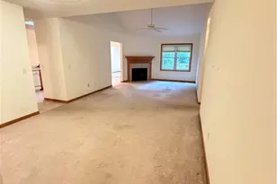 1437 Waters Edge Dr, Akron, OH 44313 - Photo 2