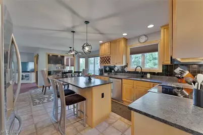 4200 W Candy Apple Court, New Middletown, OH 44442 - Photo 8