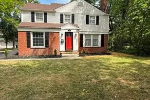 19013 Chagrin Blvd, Huber Heights, OH 44122 - Photo 2