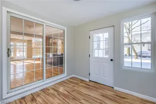 19013 Chagrin Blvd, Huber Heights, OH 44122 - Photo 16