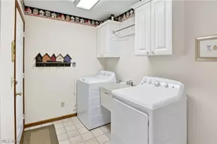 213 Crestland Ave NW, North Canton, OH 44720 - Photo 8
